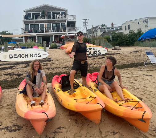 Girls-Splash-Kayak-Adventure